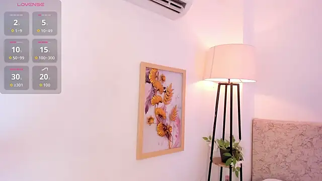 Snapshot of _Malak chatting on 5, 12, 2025 Malak online show from 5, 12, 2025