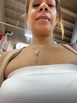 Snapshot of KatThomas chatting on 17, 11, 2025 KatThomas online show from 17, 11, 2025