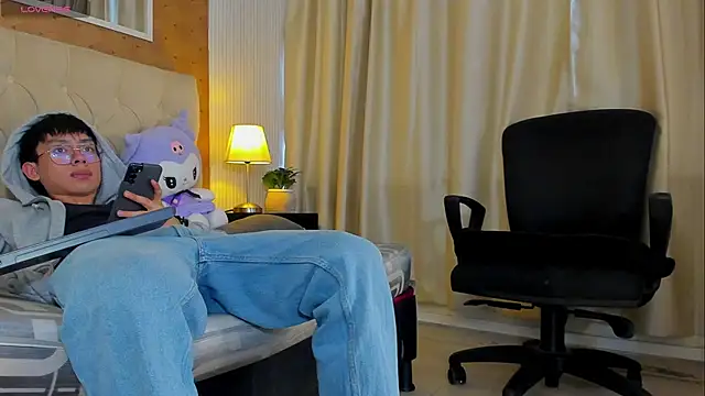 Snapshot of liam_twiink chatting on 27, 11, 2025 liam twiink online show from 27, 11, 2025