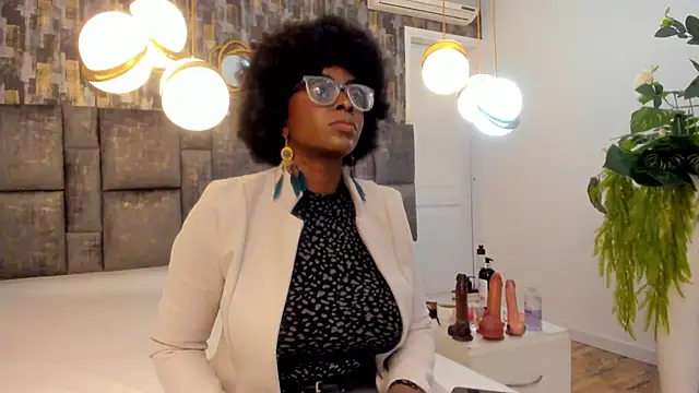 LolaJenkinss online show from 3, 10, 2025