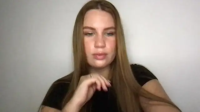 goodgirl2332 online show from 2, 10, 2025