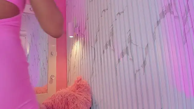 Missdionne curly online show from 18, 11, 2025