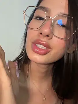 Snapshot of Julieta_Duque chatting on 17, 5, 2026 Julieta Duque online show from 17, 5, 2026