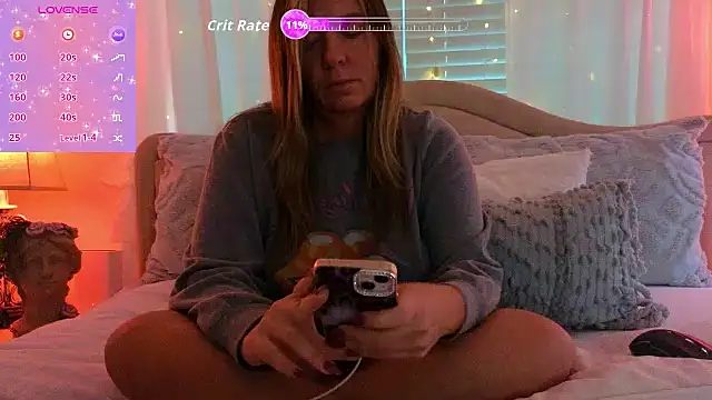 Snapshot of STIFFLERSMOMM chatting on 20, 10, 2025 STIFFLERSMOMM online show from 20, 10, 2025