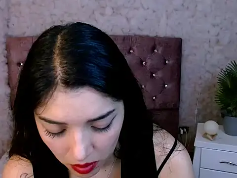 dreams girl online show from 22, 10, 2025