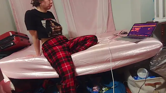 Snapshot of dancerbb chatting on 23, 12, 2025 dancerbb online show from 23, 12, 2025