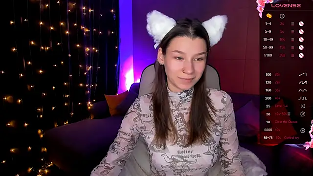 Snapshot of LinaBlossom_ chatting on 12, 11, 2025 LinaBlossom online show from 12, 11, 2025