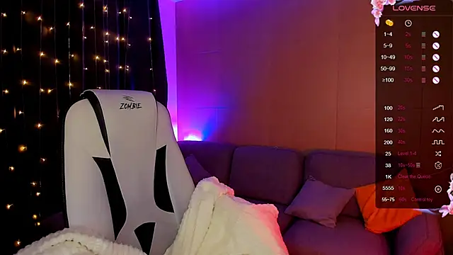 Snapshot of LinaBlossom_ chatting on 29, 11, 2025 LinaBlossom online show from 29, 11, 2025