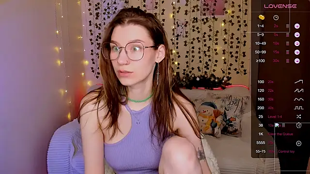 Snapshot of LinaBlossom_ chatting on 16, 12, 2025 LinaBlossom online show from 16, 12, 2025