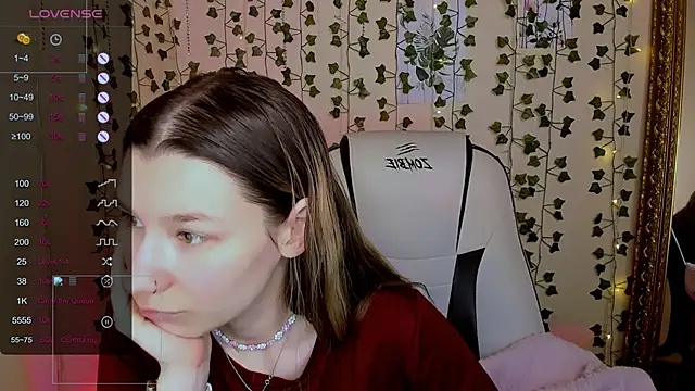 LinaBlossom  online show from 4, 2, 2026