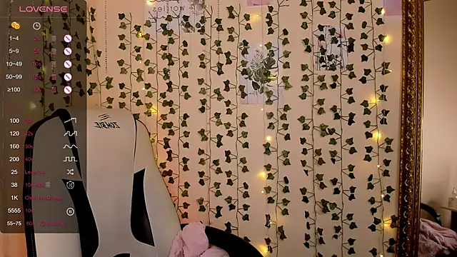 LinaBlossom  online show from 5, 2, 2026