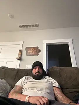 Snapshot of Halestorm911 chatting on 10, 11, 2025 Halestorm911 online show from 10, 11, 2025