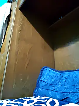 Carlos27hot online show from 18, 11, 2025