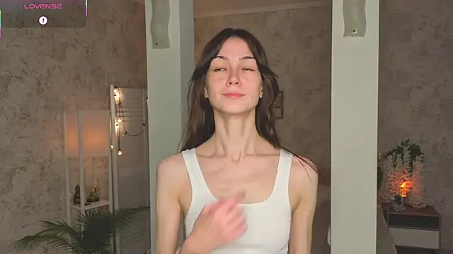 Snapshot of ReneeLippeatt chatting on 22, 10, 2025 ReneeLippeatt online show from 22, 10, 2025