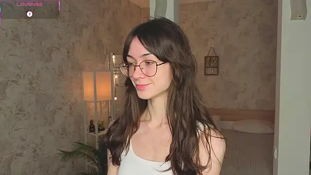 Snapshot of ReneeLippeatt chatting on 25, 10, 2025 ReneeLippeatt online show from 25, 10, 2025