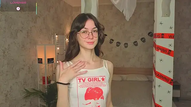 Snapshot of ReneeLippeatt chatting on 29, 10, 2025 ReneeLippeatt online show from 29, 10, 2025