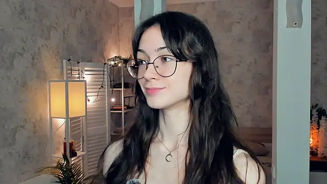 Snapshot of ReneeLippeatt chatting on 12, 11, 2025 ReneeLippeatt online show from 12, 11, 2025