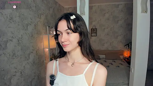 Snapshot of ReneeLippeatt chatting on 13, 11, 2025 ReneeLippeatt online show from 13, 11, 2025