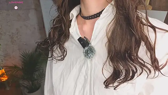 Snapshot of ReneeLippeatt chatting on 29, 11, 2025 ReneeLippeatt online show from 29, 11, 2025