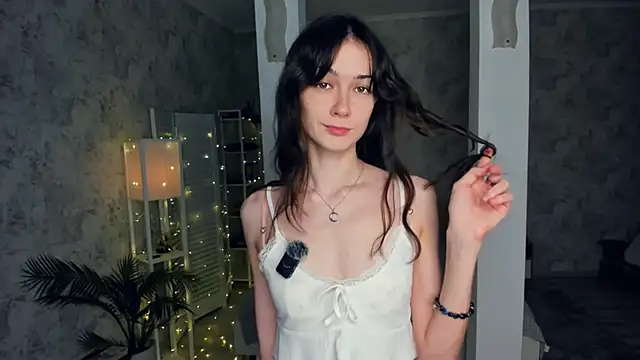 Snapshot of ReneeLippeatt chatting on 3, 12, 2025 ReneeLippeatt online show from 3, 12, 2025