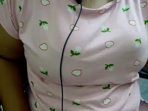 Snapshot of tamilqueenbaby chatting on 10, 10, 2025 tamilqueenbaby online show from 10, 10, 2025