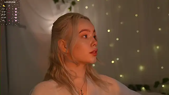 Snapshot of mother__of__dragons chatting on 23, 9, 2025 mother of dragons online show from 23, 9, 2025