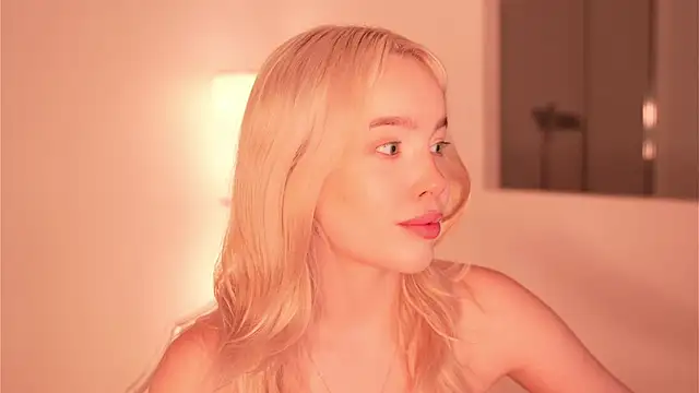 Snapshot of mother__of__dragons chatting on 13, 11, 2025 mother of dragons online show from 13, 11, 2025