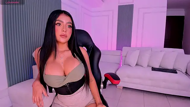 Snapshot of Nicole_Ravachi chatting on 9, 10, 2025 Nicole Ravachi online show from 9, 10, 2025