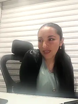 Snapshot of Alisson_Stonee chatting on 4, 2, 2026 Alisson Stonee online show from 4, 2, 2026