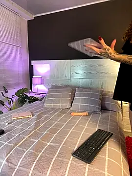 Camila Nyx online show from 1, 12, 2025