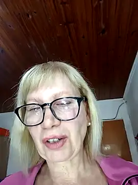 Snapshot of beautifulsexy69_2023 chatting on 21, 9, 2025 beautifulsexy69 2023 online show from 21, 9, 2025