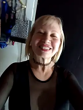 Snapshot of beautifulsexy69_2023 chatting on 23, 9, 2025 beautifulsexy69 2023 online show from 23, 9, 2025