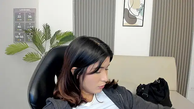emiilyy cute online show from 14, 10, 2025