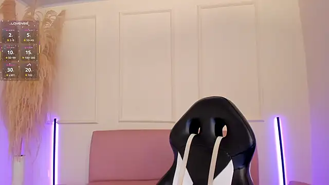 emiilyy cute online show from 16, 10, 2025