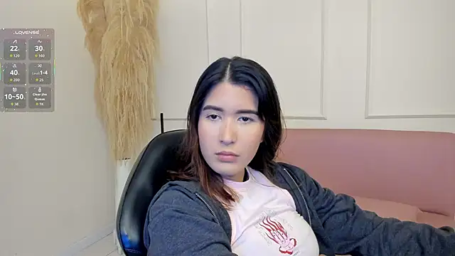 emiilyy cute online show from 18, 10, 2025