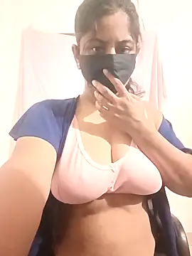 Snapshot of Shazfairy chatting on 24, 10, 2025 Shazfairy online show from 24, 10, 2025