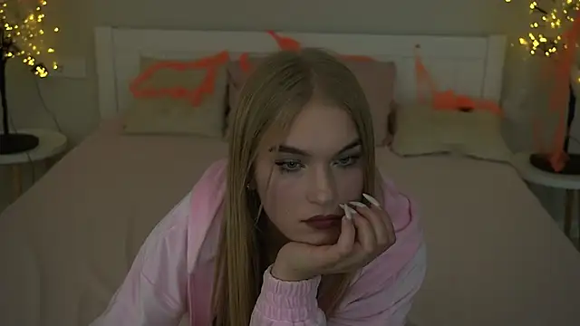 AlinaLiii online show from 28, 10, 2025