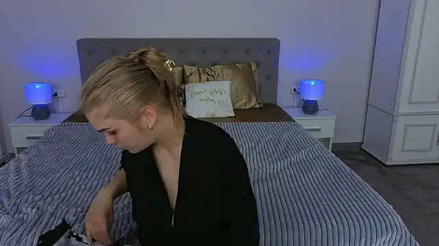 AlinaLiii online show from 6, 4, 2026