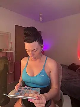 Snapshot of MaciiMayy chatting on 23, 7, 2026 MaciiMayy online show from 23, 7, 2026