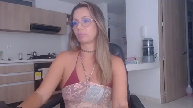 LovePaula online show from 22, 11, 2025