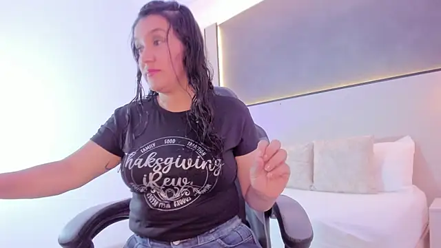 zoee zi online show from 6, 11, 2025