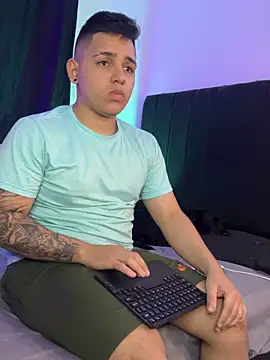 BoomChikaWow online show from 3, 11, 2025