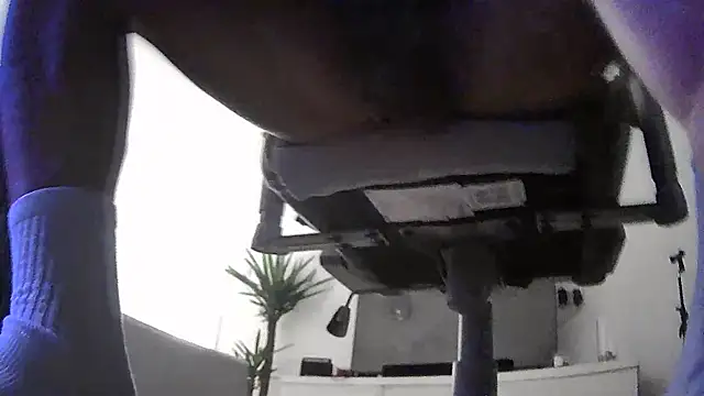 Snapshot of GymKing99 chatting on 15, 10, 2025 GymKing99 online show from 15, 10, 2025