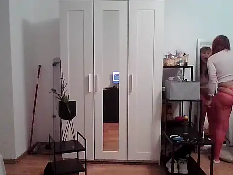 Snapshot of HotLenaX chatting on 22, 10, 2025 HotLenaX online show from 22, 10, 2025