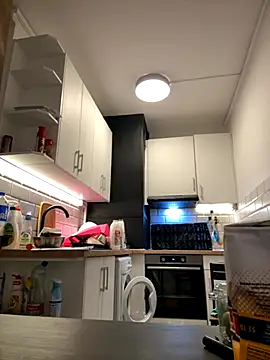 Snapshot of HotLenaX chatting on 4, 11, 2025 HotLenaX online show from 4, 11, 2025