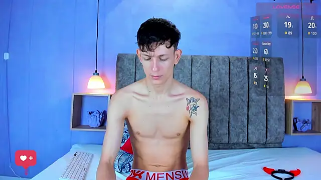 Snapshot of Bianca_Ethan chatting on 5, 10, 2025 Bianca Ethan online show from 5, 10, 2025