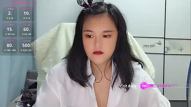 Snapshot of Qian-Qian chatting on 13, 10, 2025 Qian-Qian online show from 13, 10, 2025