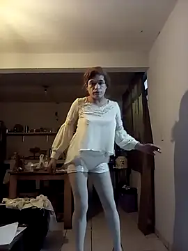 Snapshot of transreyna chatting on 13, 2, 2025 transreyna online show from 13, 2, 2025