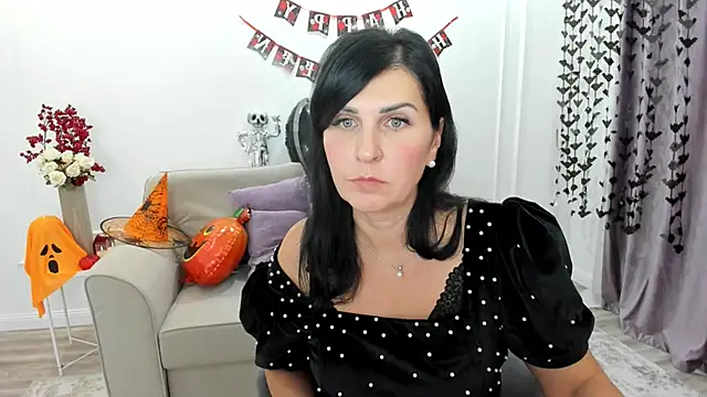 Moon Veloure1 online show from 29, 10, 2025