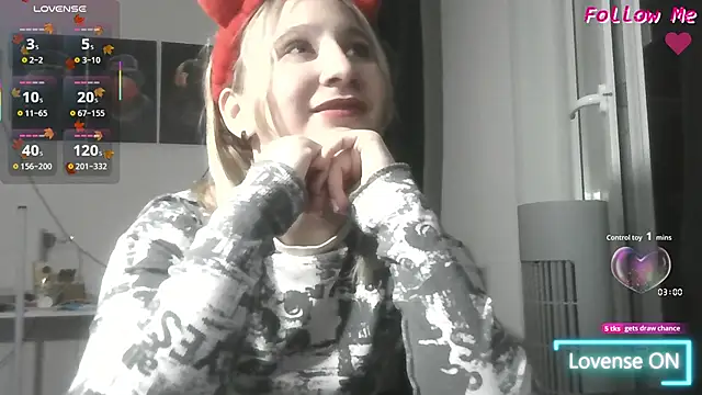 Snapshot of ChristinaFivePlus chatting on 9, 10, 2025 ChristinaFivePlus online show from 9, 10, 2025